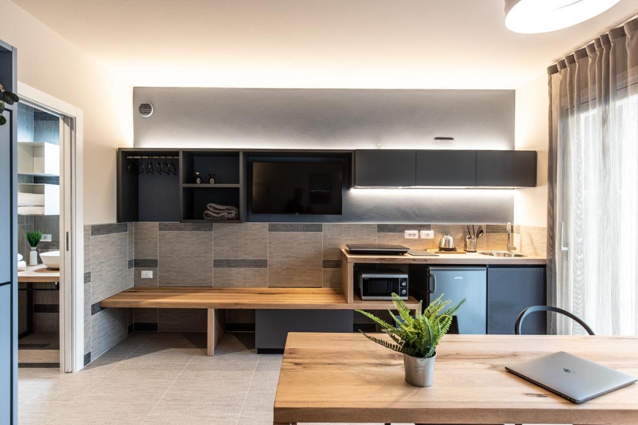 Sei Garda Apartments Пескьера-дель-Гарда Экстерьер фото